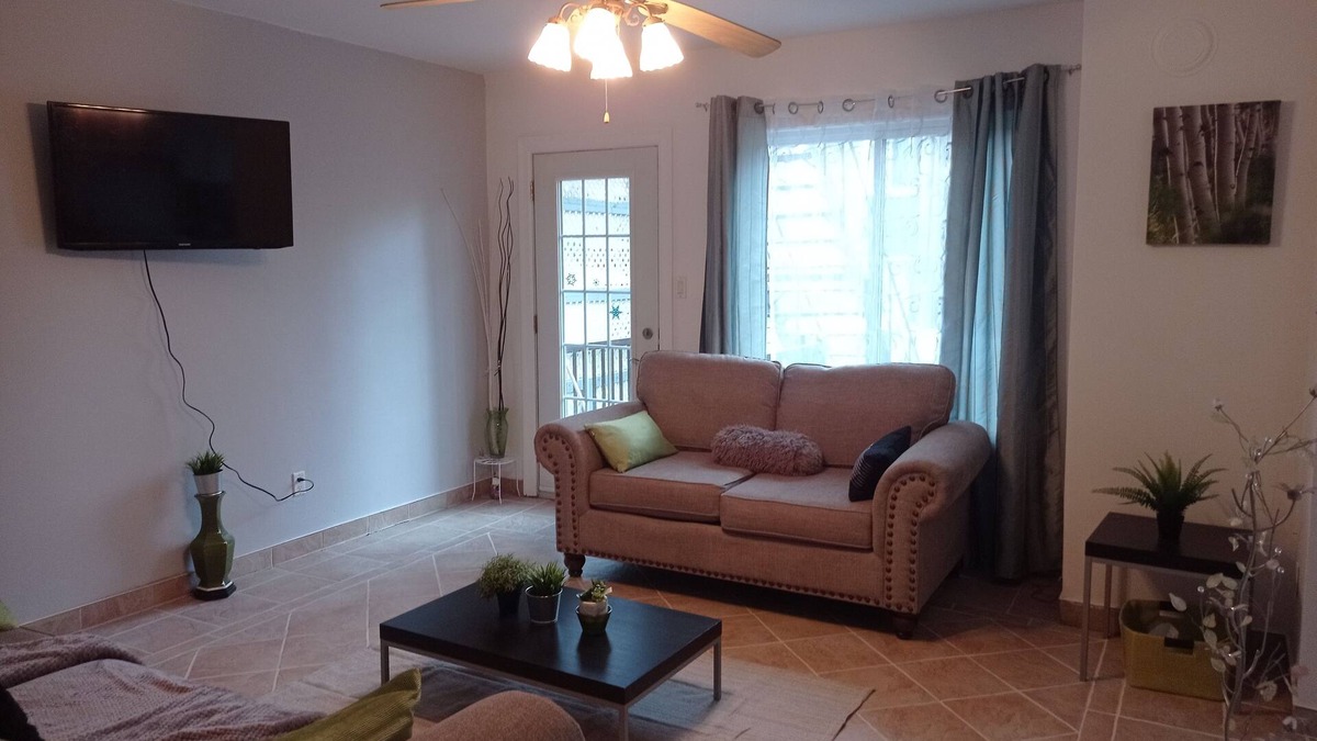 Cote-Saint-Paul Apartment | Huge 2-level house- NEGOTIABLE- 5-Comfortable-10 minutes from Jolicoeur metro station