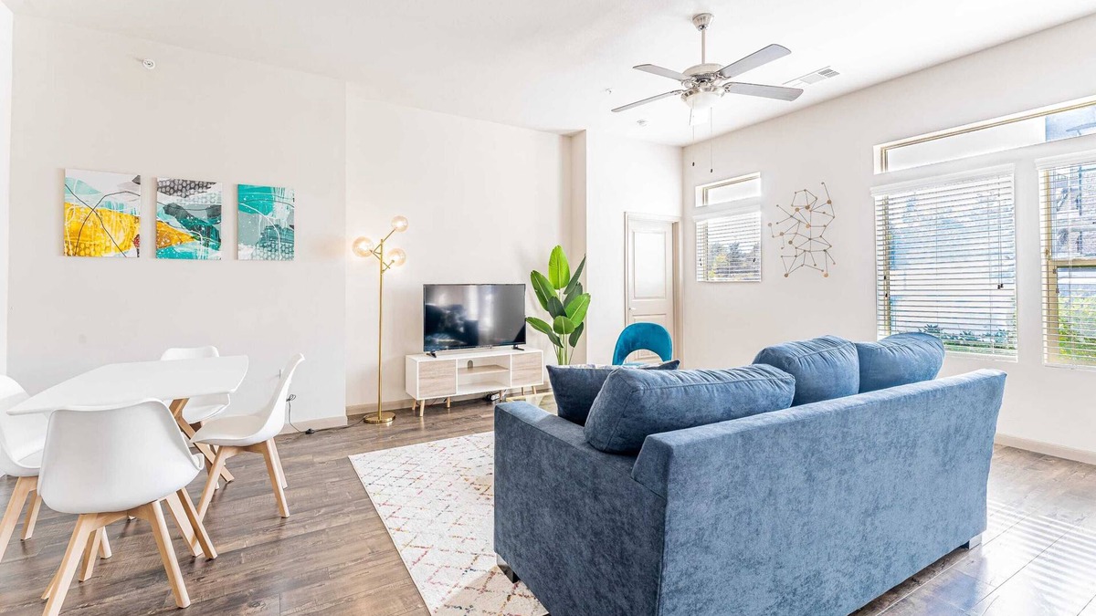 Montopolis Apartment | Huge 2BR suite close to Downtown w/fast WiFi