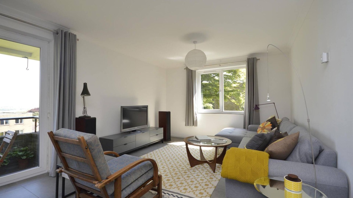 Merchiston House | Huge 4 bed apartment with balcony