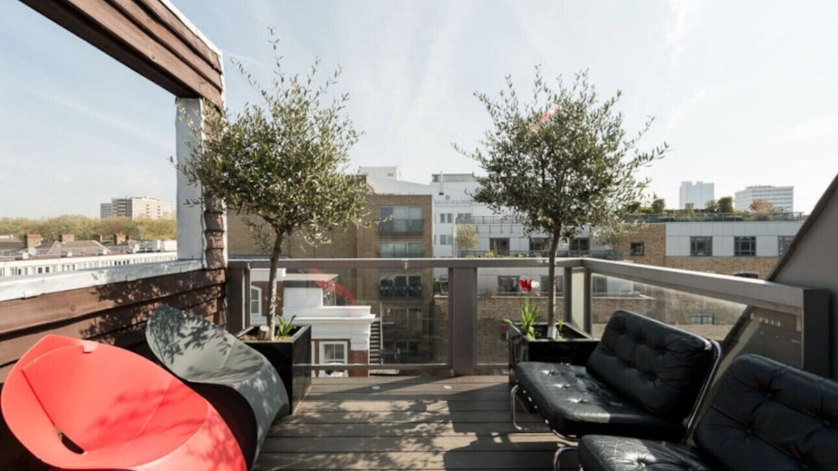 Bunhill House | Huge 7-Story Townhouse with Private Patio | Walk to Shoreditch & City