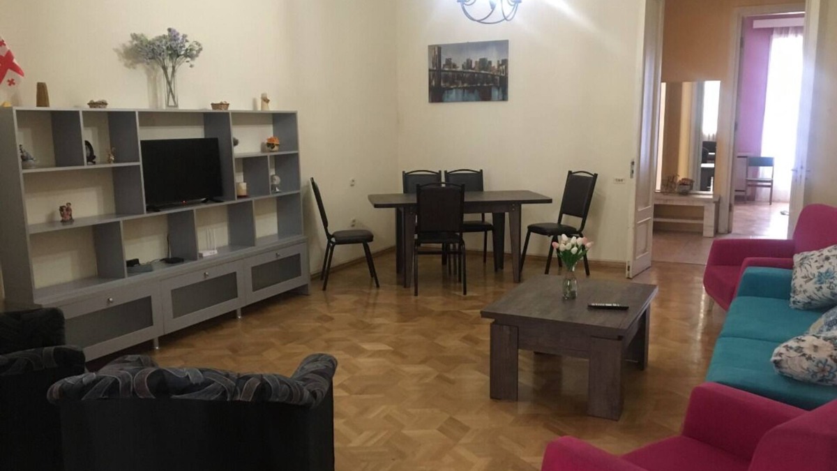 Vera Apartment | Huge, charming apartment in the heart of the city