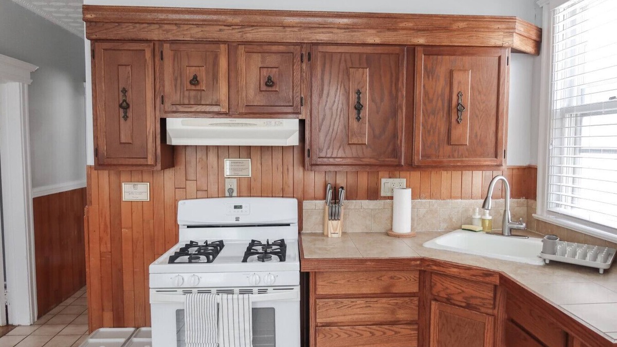 West Orange House | Huge Family Home | Sleeps 14- Free Parking near NY