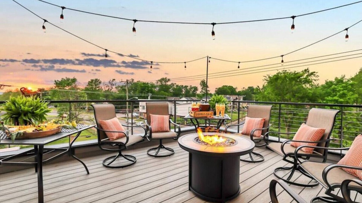 McFerrin Park Condo | Huge Hendrix Penthouse - Beds for everyone