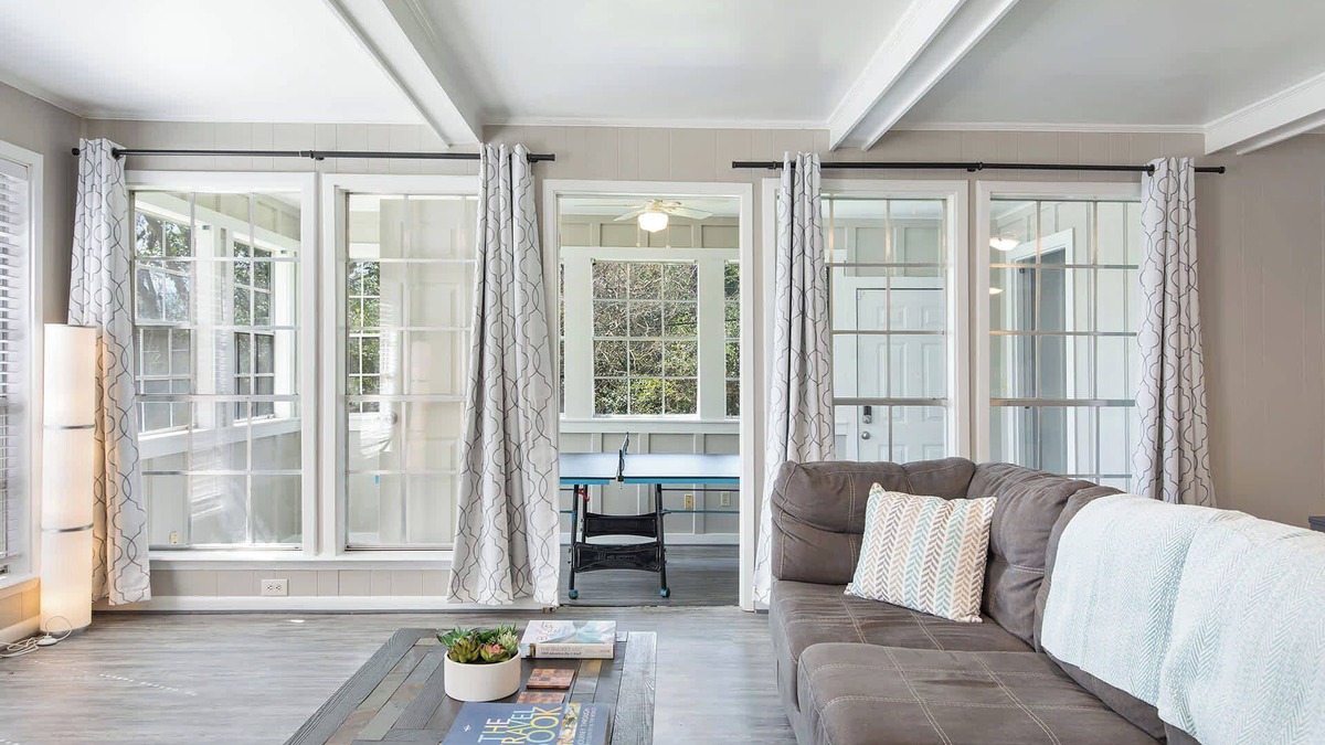 Huntsville House | Huge Home! | 5 Bedrooms | 2 Kitchens | Sleeps 16+