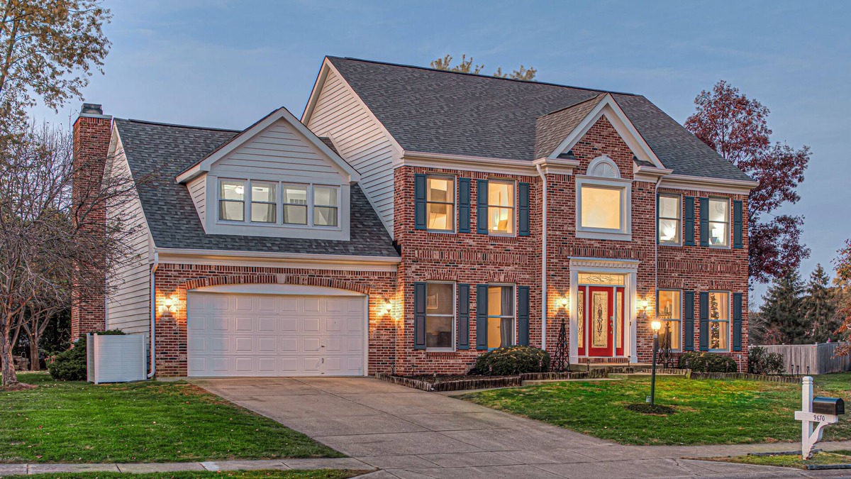 Maxwell House | HUGE Home w/Movie Room, Pool Table & Arcade Games