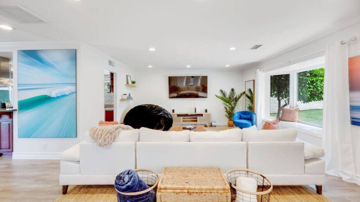 Del Obispo House | Huge home with Pickleball court and Pool!