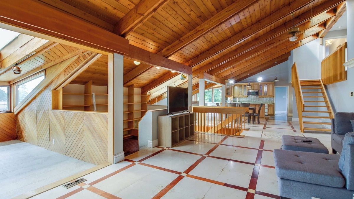 Scarborough House | Huge house near bluffers park and beach, 25 minutes to Toronto downtown.