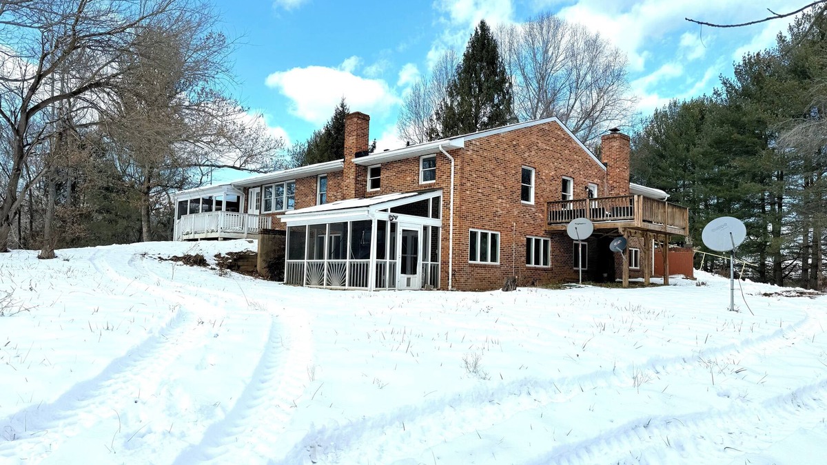 Haywood House | Huge house with a great escape