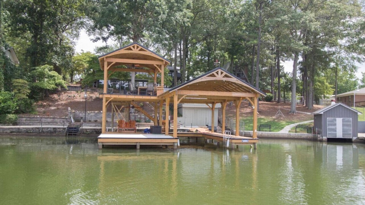 Cropwell House | HUGE Logan Martin Lake House
