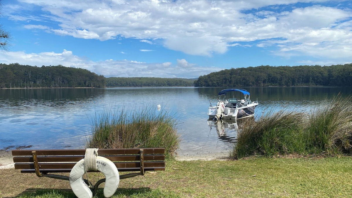 Burrill Lake House | Huge Luxury Lakefront House with Pool overlooking National Park - Dog Friendly