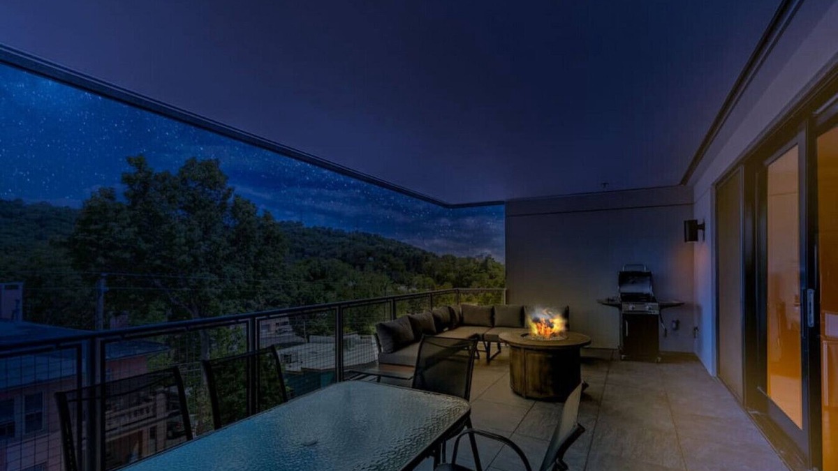 Downtown Asheville Condo | Huge Outdoor Living Room with Fire Pit
