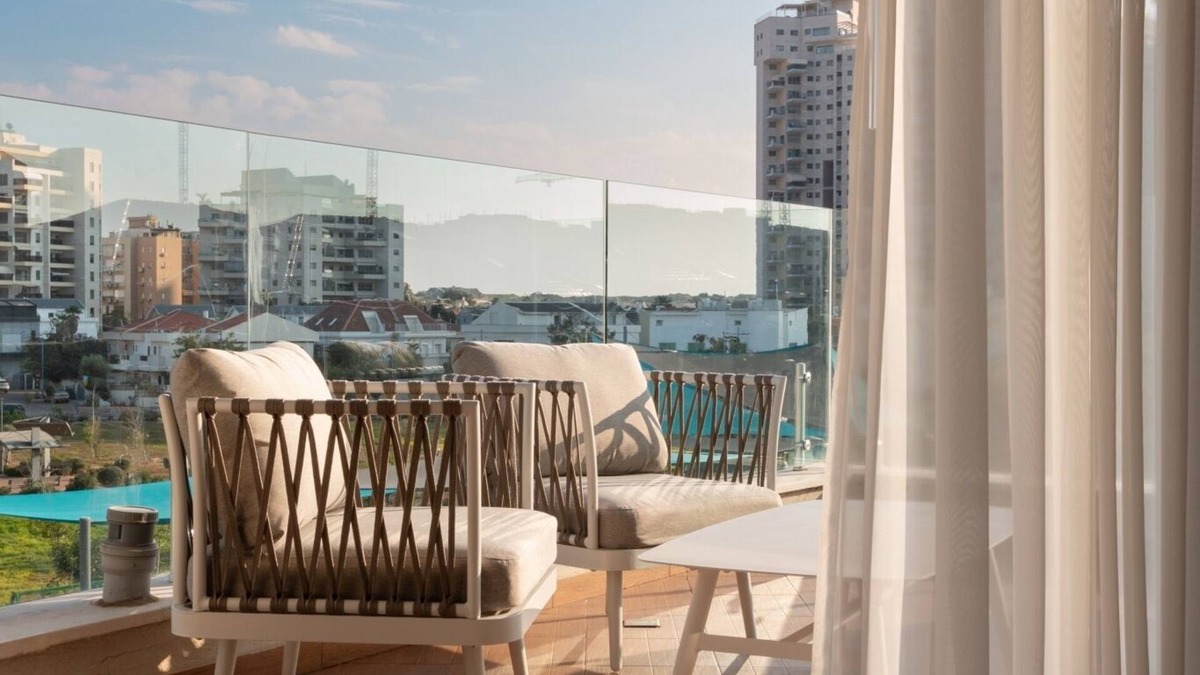 Rishon LeTsiyon Villa | Huge Pampering Villa 5 BR with Jacuzzi
