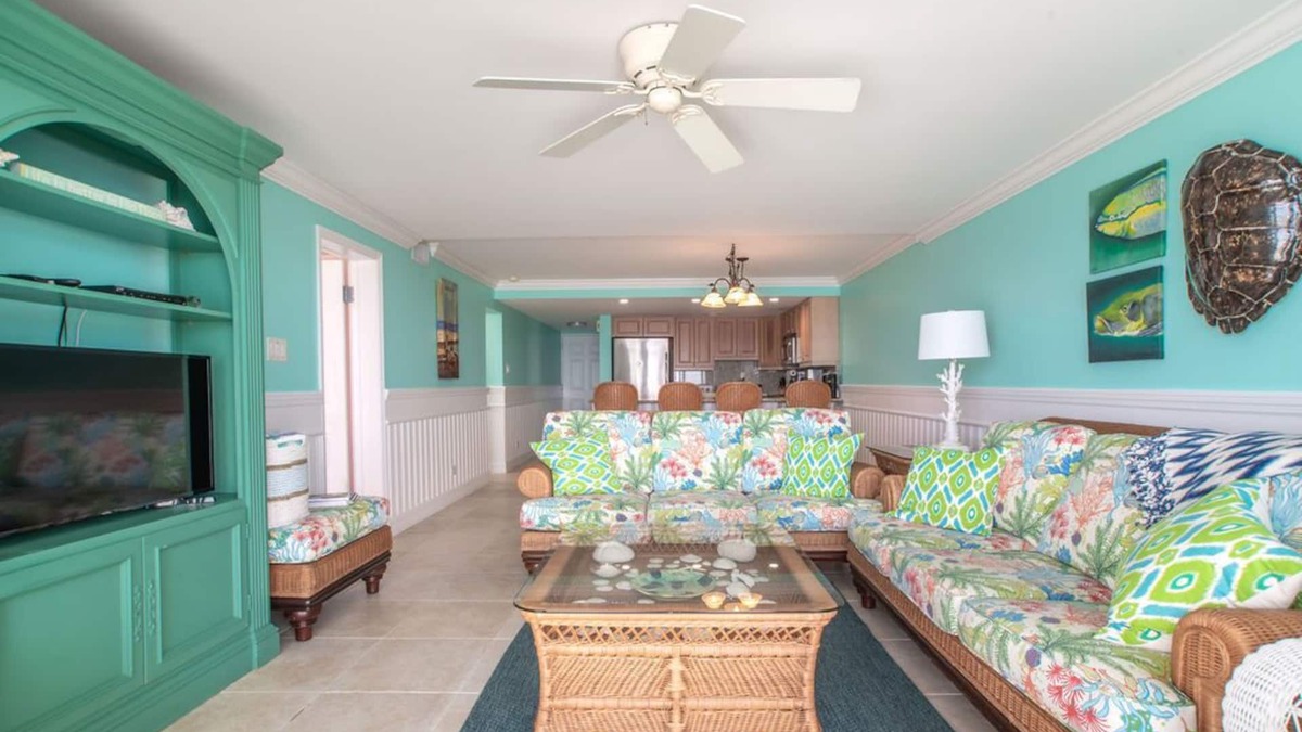 Seven Mile Beach Condo | Huge Porch! 3Bedroom-Oceanfront Condo