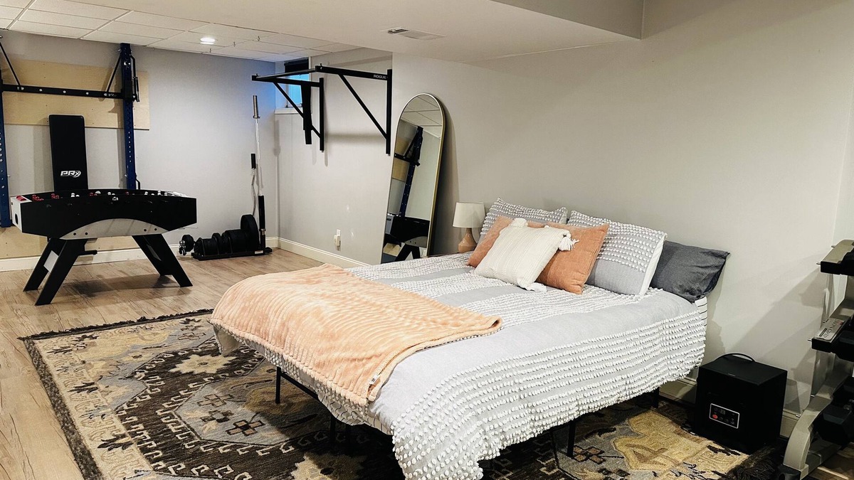 State College House | HUGE Private Full Basement Apartment