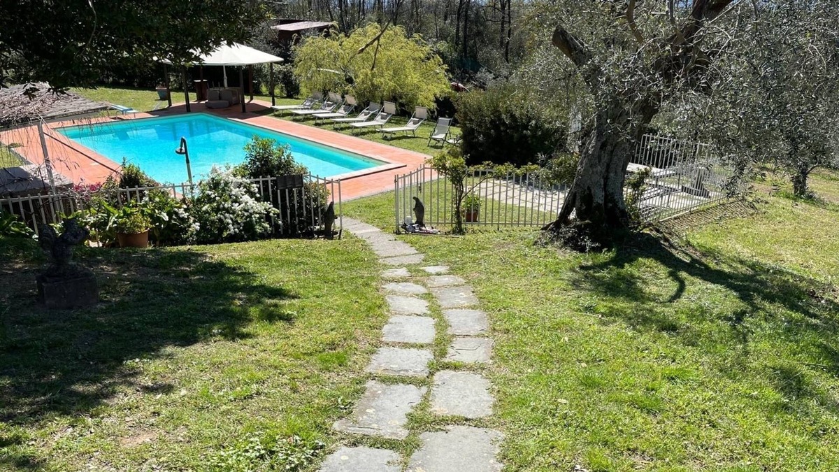Capannori House | Huge Private Garden, AC in Bedrooms, Swimming Pool, Hot Tub and Wonderful Views