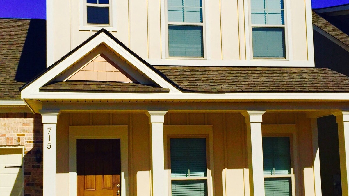 Evans House | HUGE Reduction on 5 Star Home. Great Masters Location!