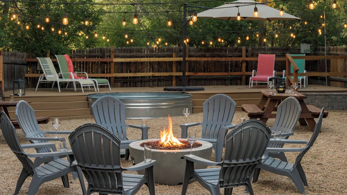 Goldsmith House | Huge secluded yard hot tub game room 5-15 min to DU, DTC, DT