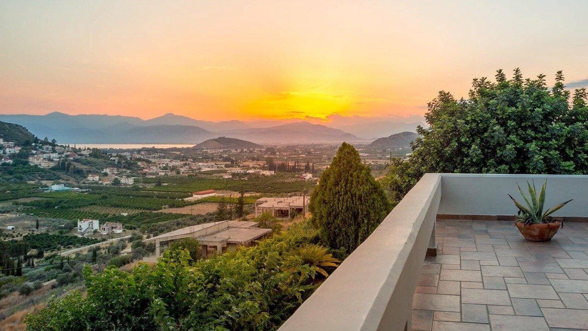 Nafplio Villa | Huge Villa Napflio for 12 People