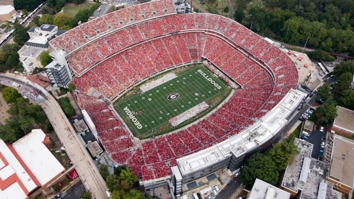 Athens Apartment | Huge Yard near UGA - Glory Glory Guest Suite