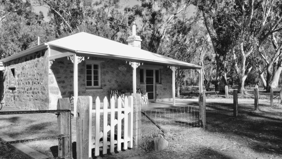 Upper Wakefield Bed & Breakfast | Hughes Park Cottage- peaceful serene getaway