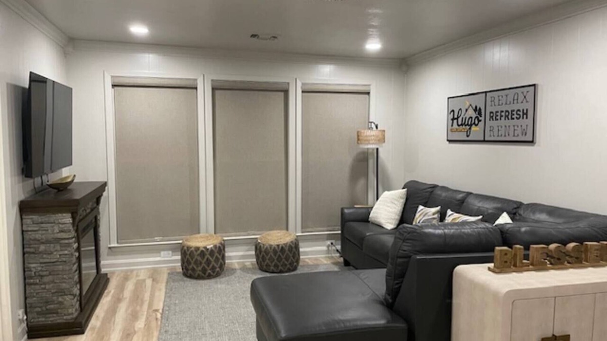 Hugo House | Hugo Cozy Cottage | Near Choctaw Casino & Dining
