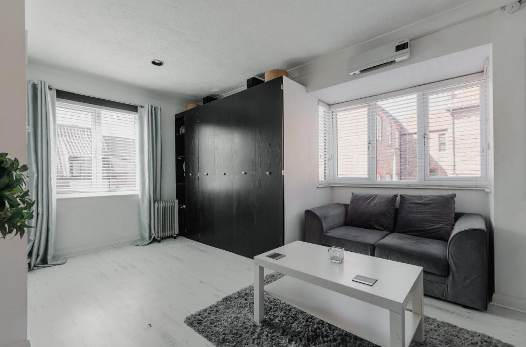 Hull Old Town Apartment | Hullidays - Trinity Studio Apt.