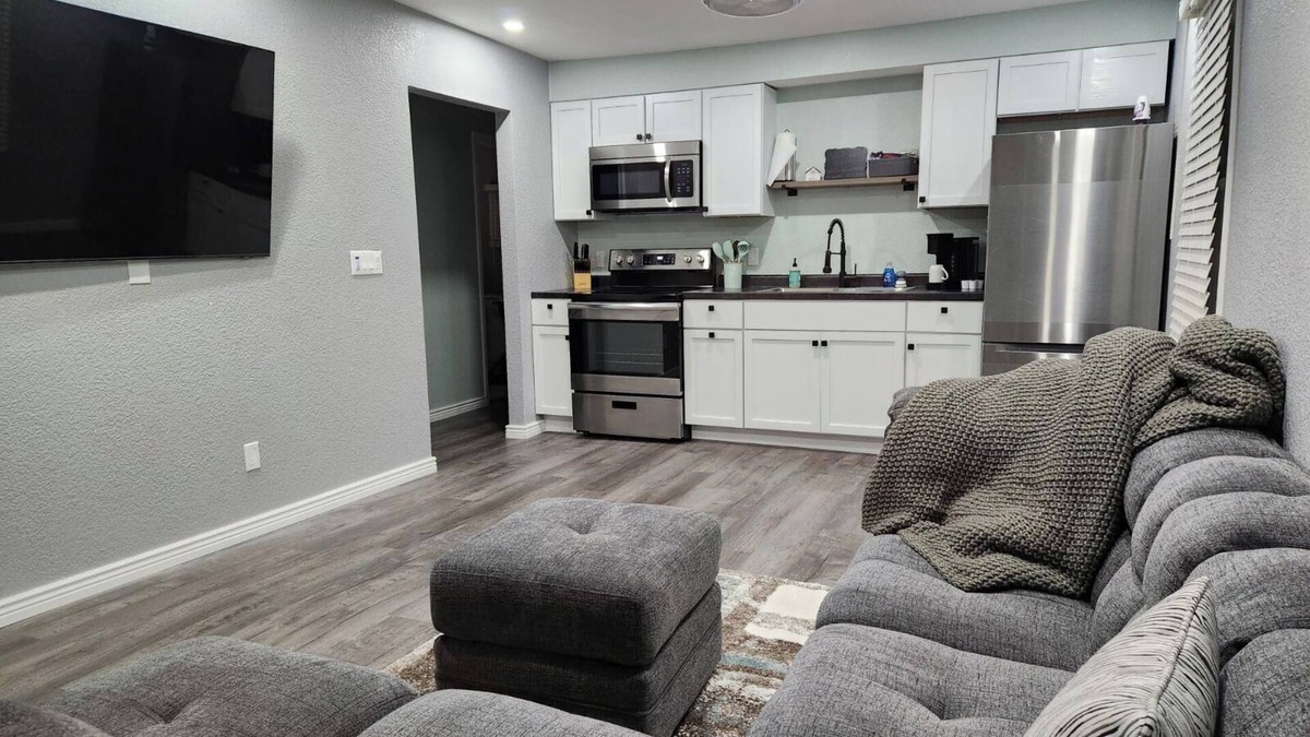 Scottsbluff House | Humble Home Charming 2-bedroom house with WiFi and AC in fantastic Scottsbluff