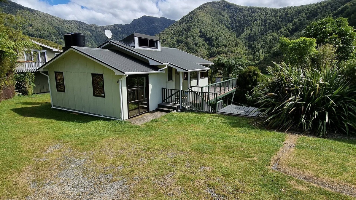 Duncan Bay House | Humble Kiwi Bach in Beautiful Duncan Bay