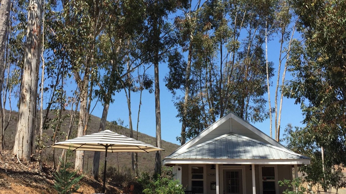 Vista House | Hummingbird Cottage A Farmstyle Retreat