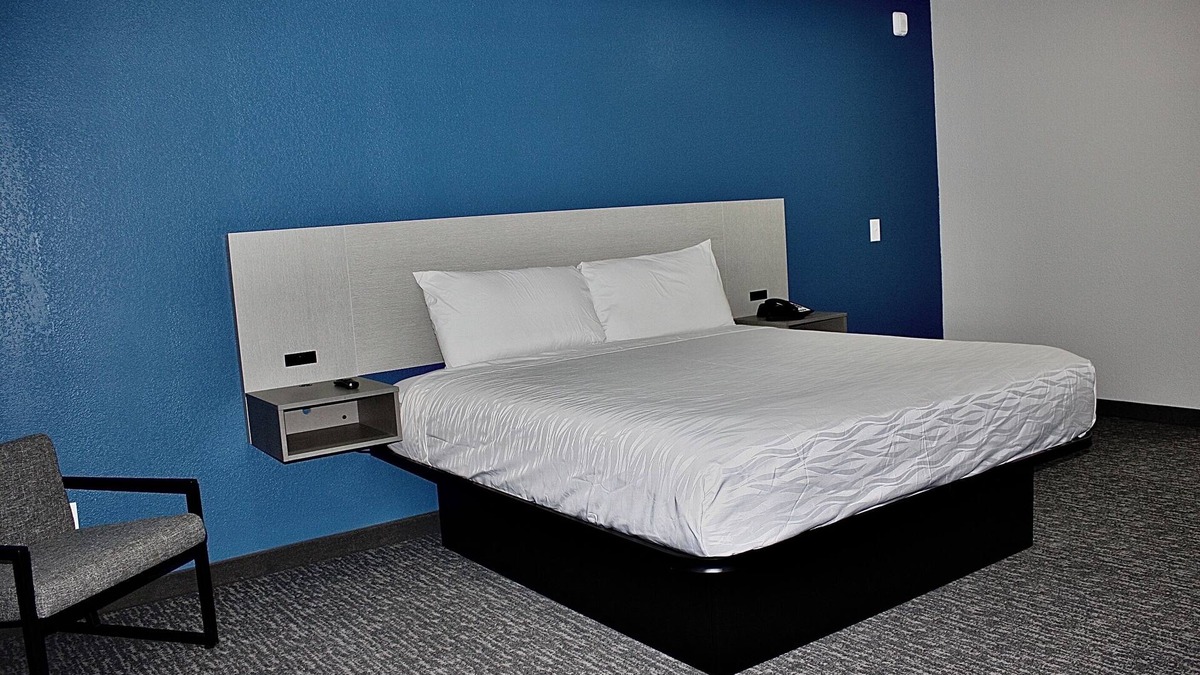 Millersville Hotel | Hummingbird Hotel