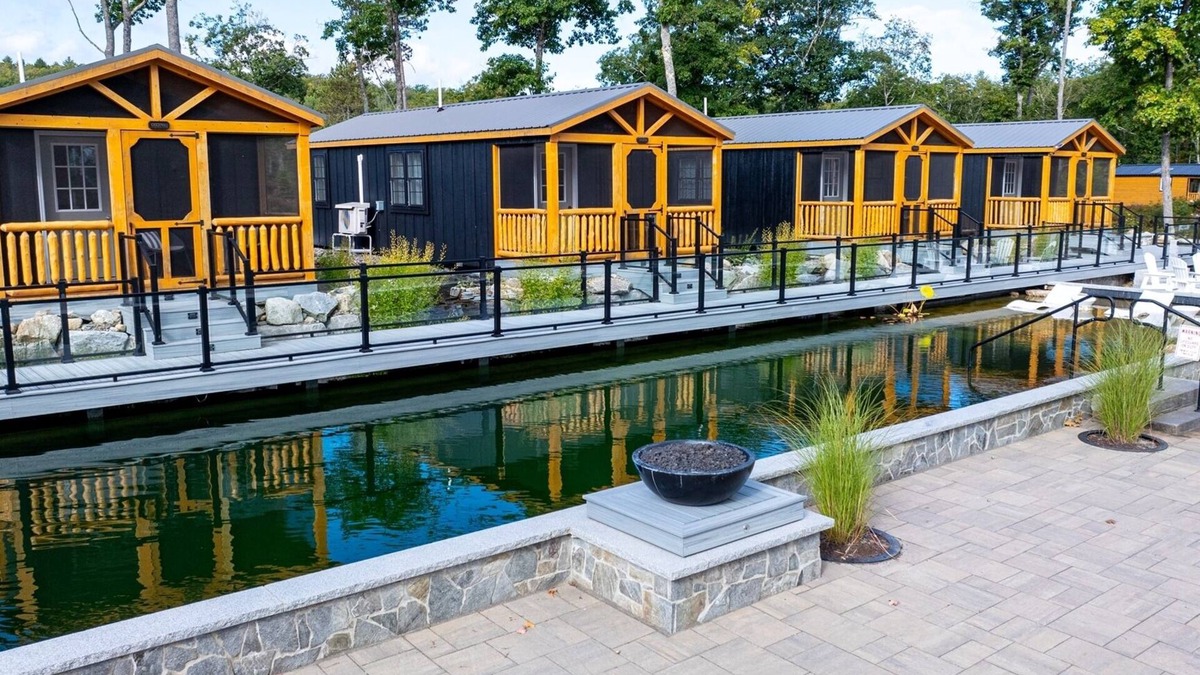North Sebago Cabin | HUMMINGBIRD - RESORT WITH 12 PROPERTIES. NATURAL POND FOR SWIMMING. CAFE ON SITE