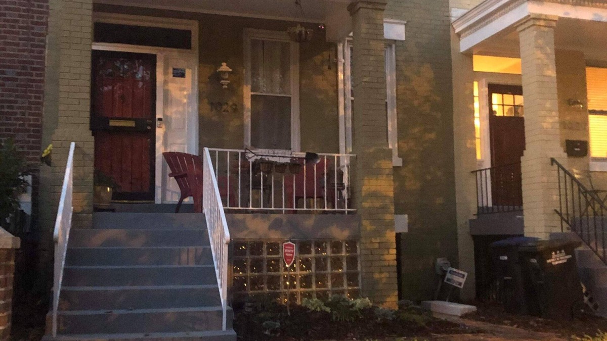 Near Northeast House | Hunt's Home -off H Street Corridor.