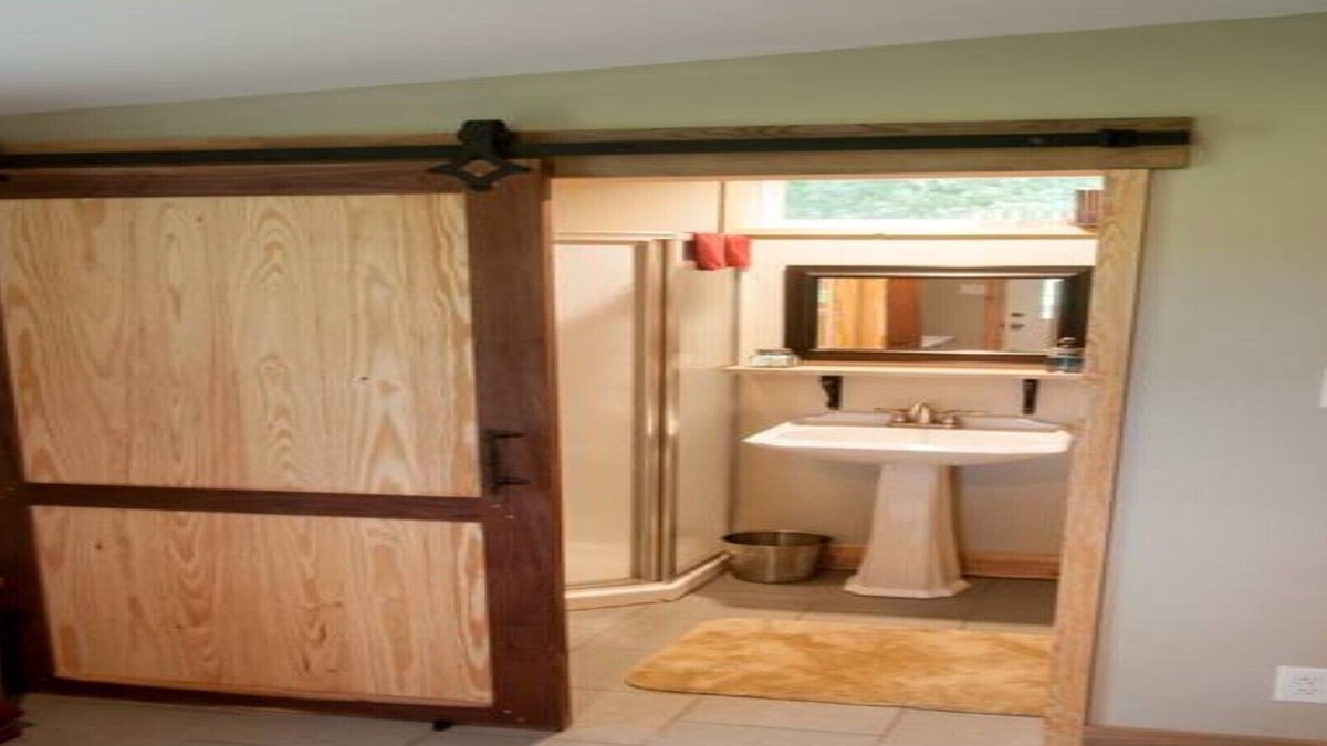 Crystal Hill Cabin | Hunter's Retreat at Springfield 1842
