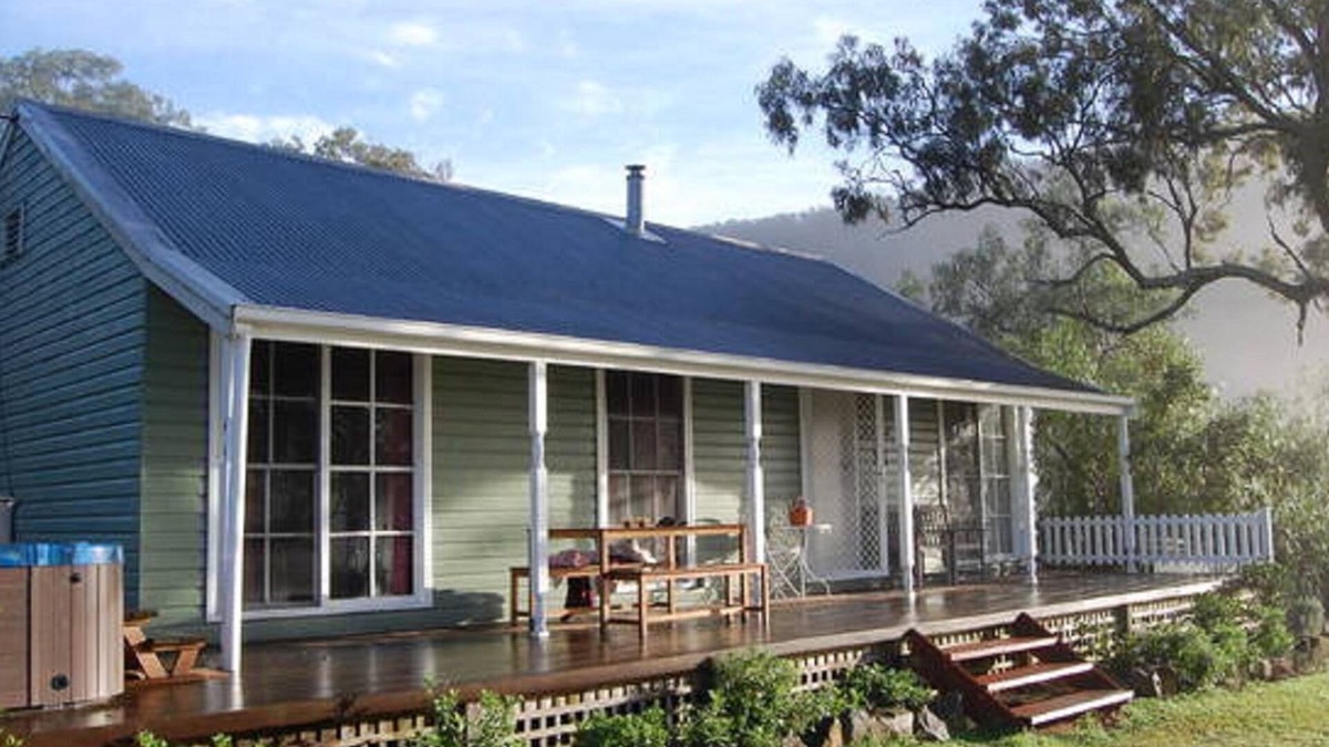 Rosebrook Cottage | Hunter Valley - Romantic luxury spa cottage - awesome views Cadair Cottage No 1