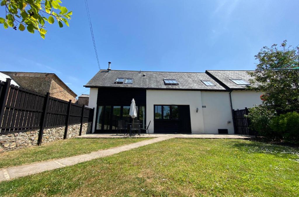 Honiton House | Hunters Moon