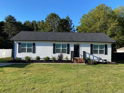 Huntersville House | Huntersville House 3 bedrooms 2 Baths