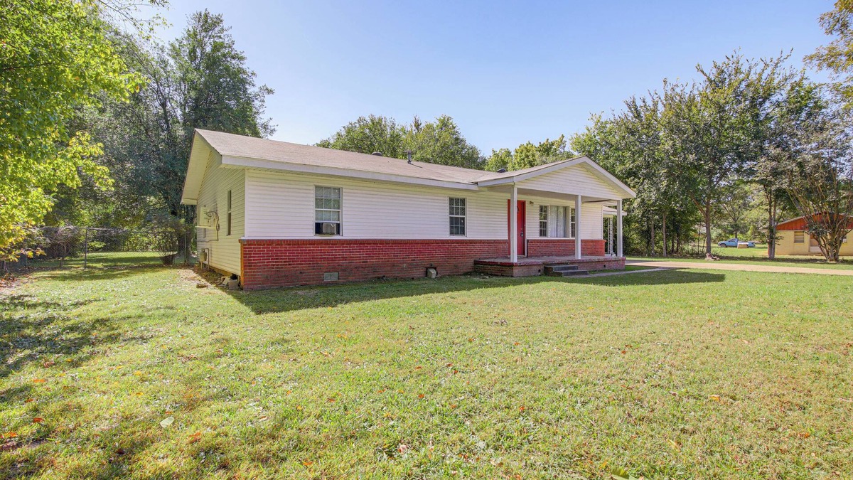 Poplar Grove House | Hunting & Fishing Retreat in Marvell!