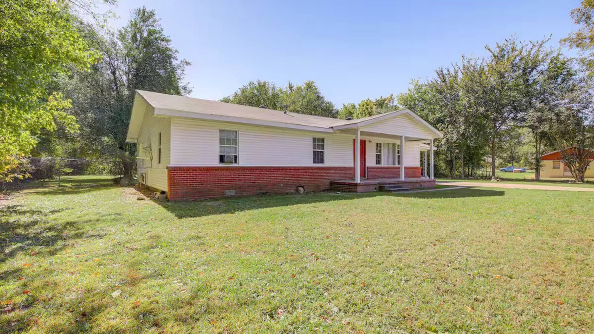Poplar Grove House | Hunting & Fishing Retreat in Marvell!