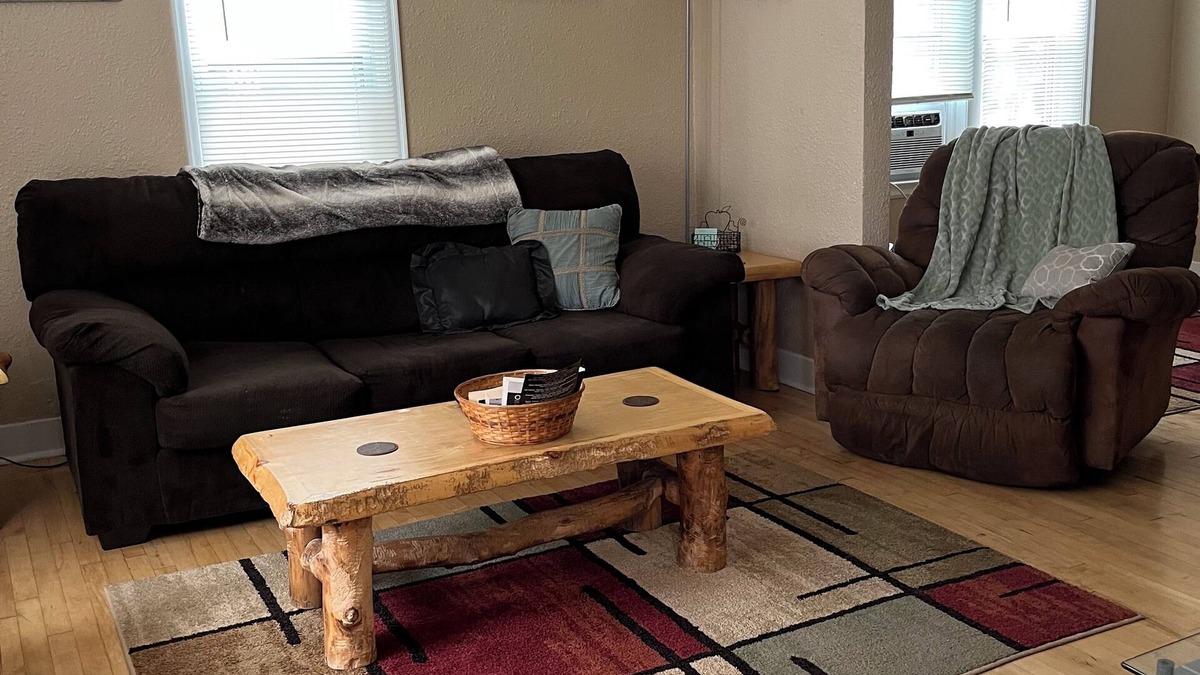 Hurley Apartment | Hurley, 1 block from Famous Silver Street