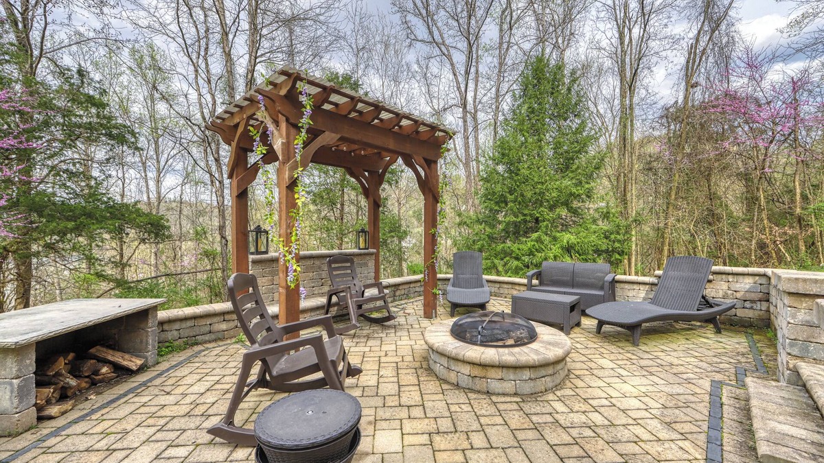 Silver Point Cabin | Hurricane Hideaway at Center Hill Lake