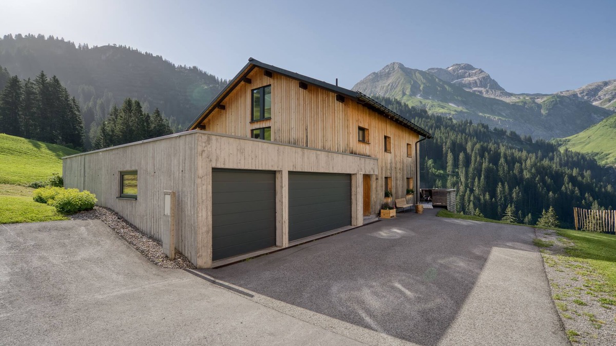 Schroecken Apartment | HUS 24