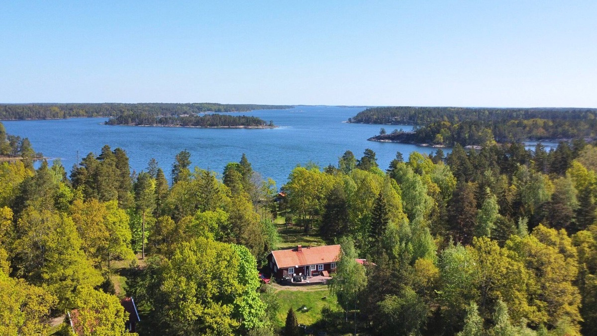 Figeholm House | Hus Skärgården - Holiday home with sauna & boat in the archipelago of Figeholm, Småland
