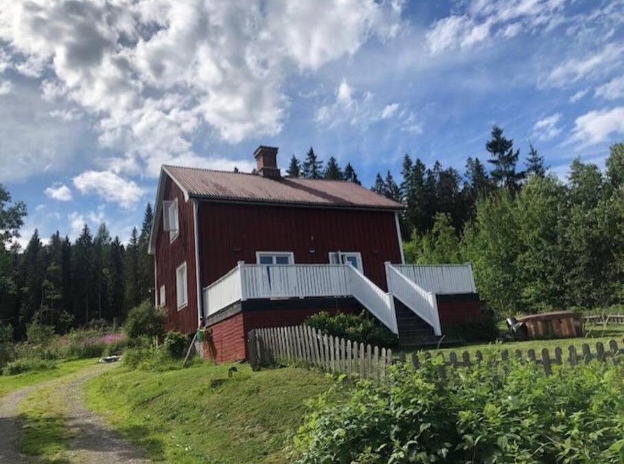 Vallsta House | Huset i skogen med utsikten