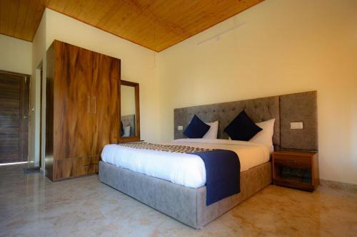 Sirala Hotel | Hushvan Resorts