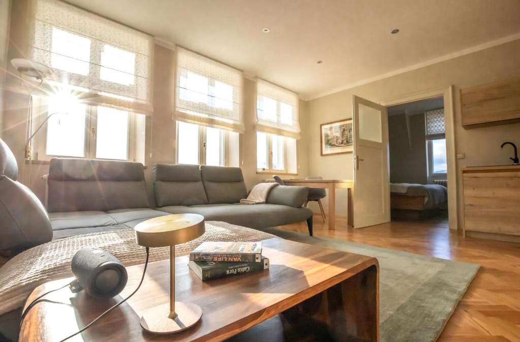 Liberec Apartment | Husova 87 Rosewood Suite