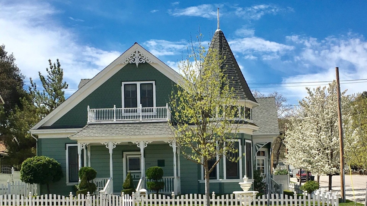 Paso Robles Condo | Huston's Attic-Renewed Downtown Charm at an Amazing Location-13th & Vine!