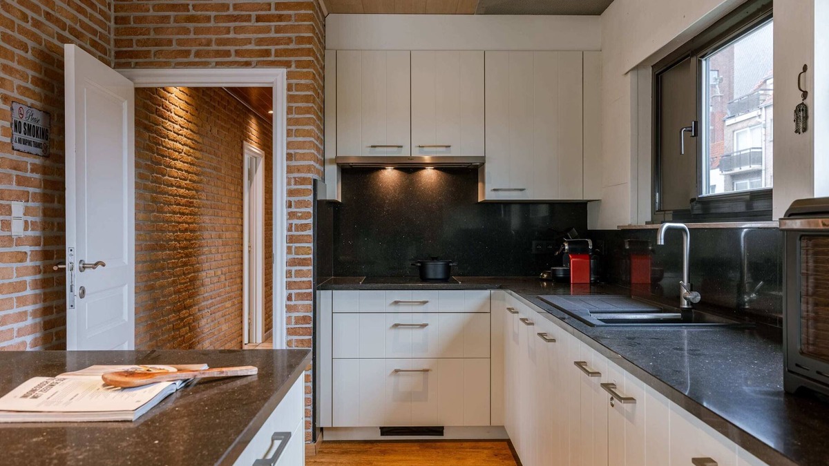 Raversijde Apartment | Huswell - Sunny & Stylish Beachside Retreat