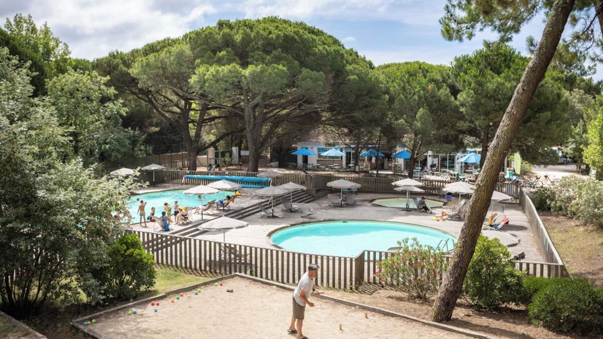 Fontvieille RV Rental | Huttopia Ile de Ré - Chardons bleus