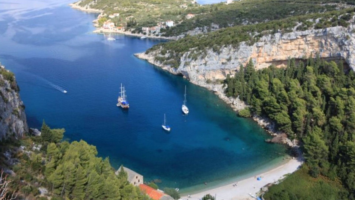 Pokrivenik House | Hvar, Zarace, cozy house with outdoor kitchen and private terrace with barbecue.50 m from the beach