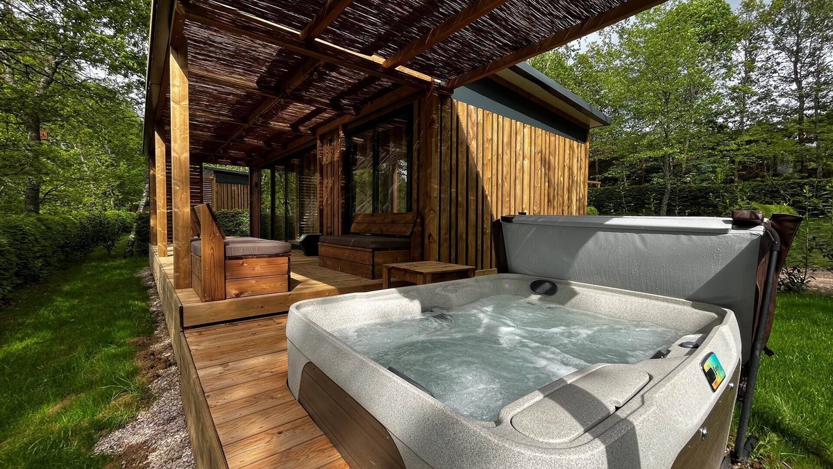 Anould Ski Chalet | HY Lødge Spa n°5 - 4 people: Chalet with Private Spa for a Family Stay
